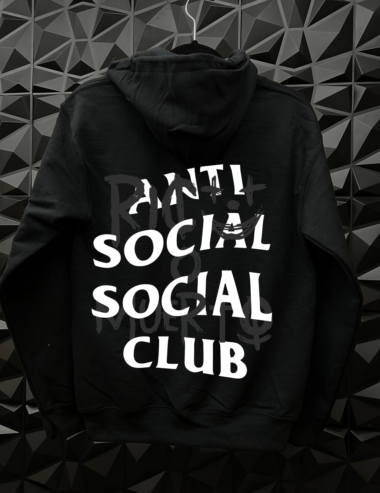Sudadera Antisocial Rico o Muerto Black