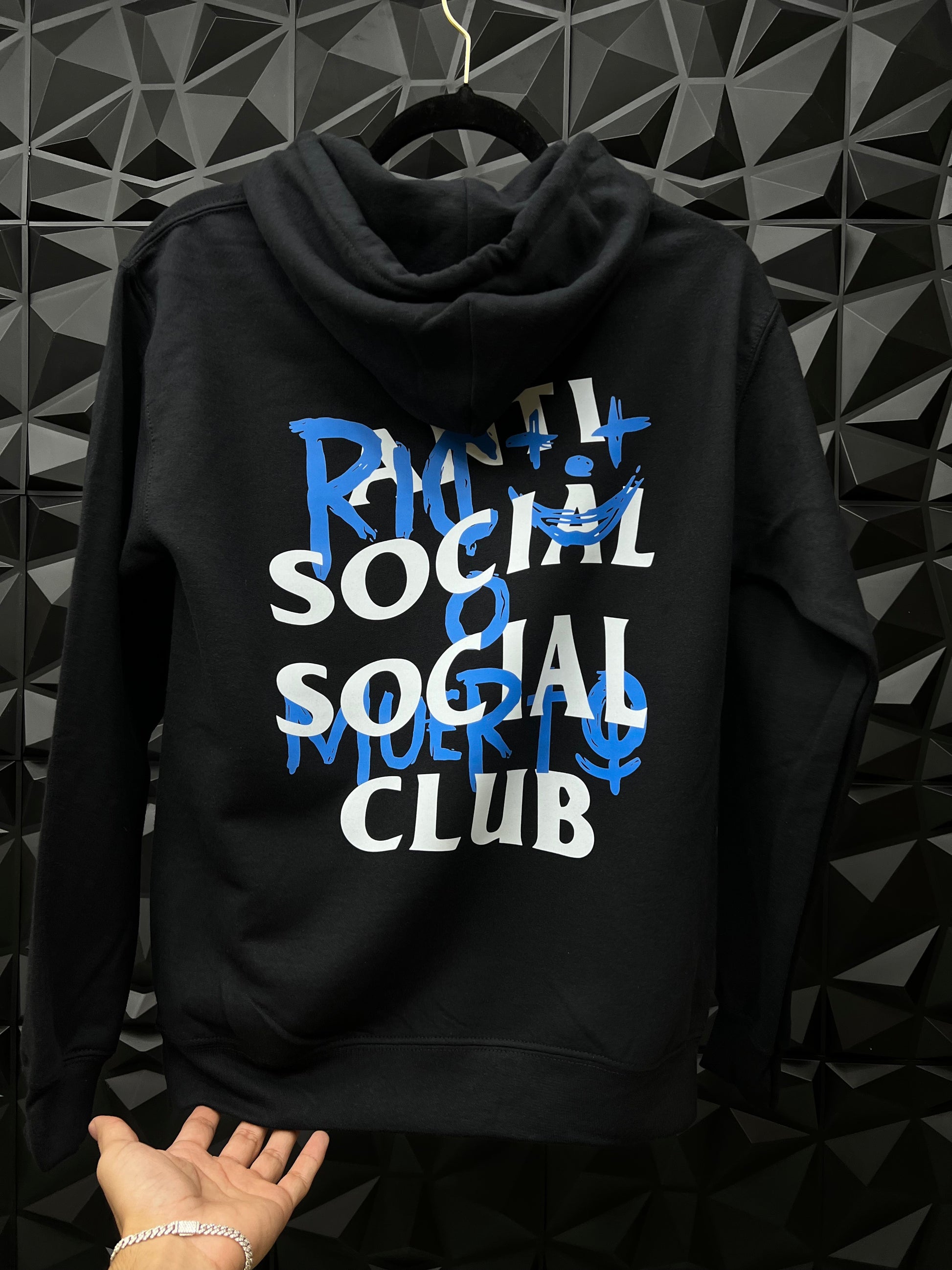 Antisocial x Rico Muerto Azul